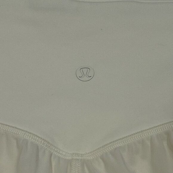 Lululemon Hotty Hot High Rise Shorts 4” White Ivory Size 8 - Picture 4 of 7